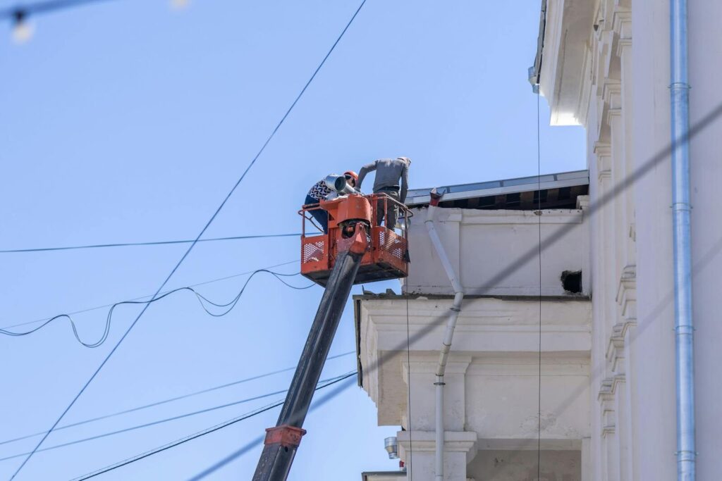 ανυψωτικό μηχάνημα σε όροφο
